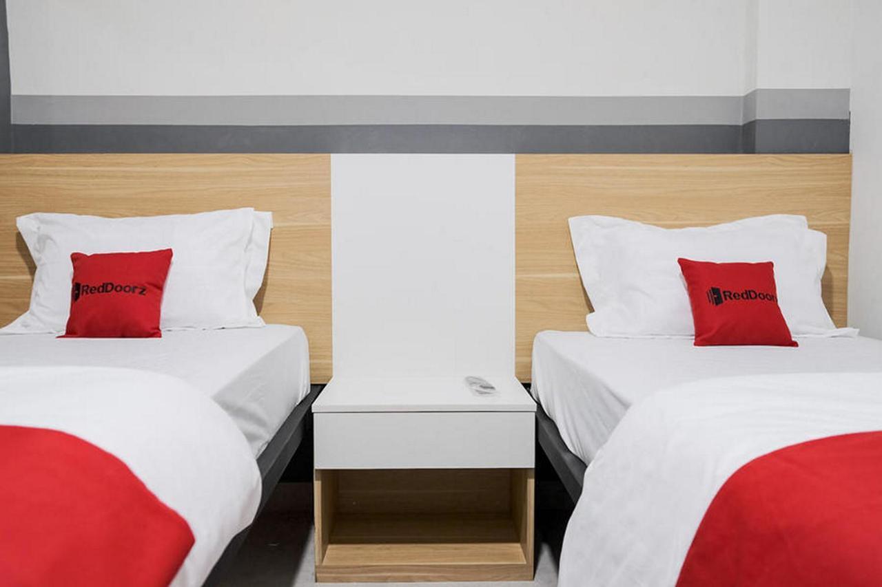 Reddoorz Plus Near Taman Anggrek Mall 雅加达 外观 照片