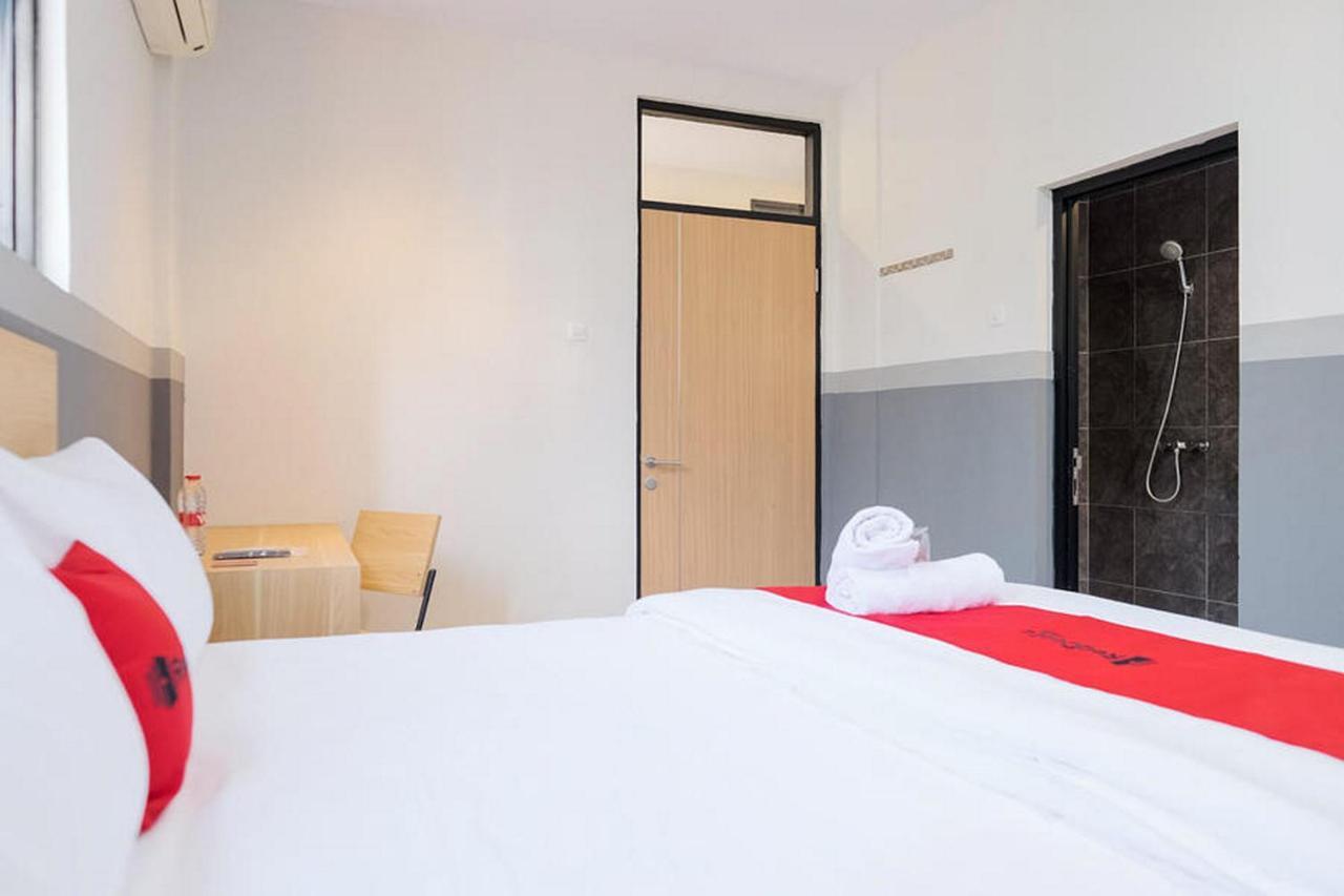 Reddoorz Plus Near Taman Anggrek Mall 雅加达 外观 照片