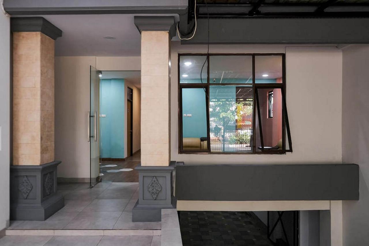 Reddoorz Plus Near Taman Anggrek Mall 雅加达 外观 照片