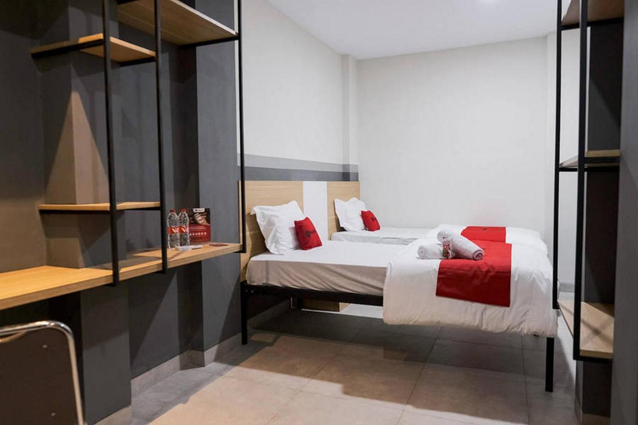 Reddoorz Plus Near Taman Anggrek Mall 雅加达 外观 照片