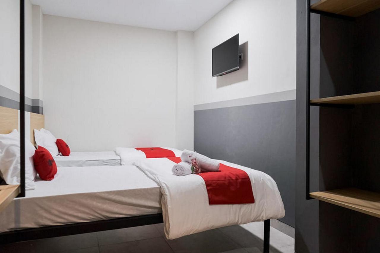 Reddoorz Plus Near Taman Anggrek Mall 雅加达 外观 照片