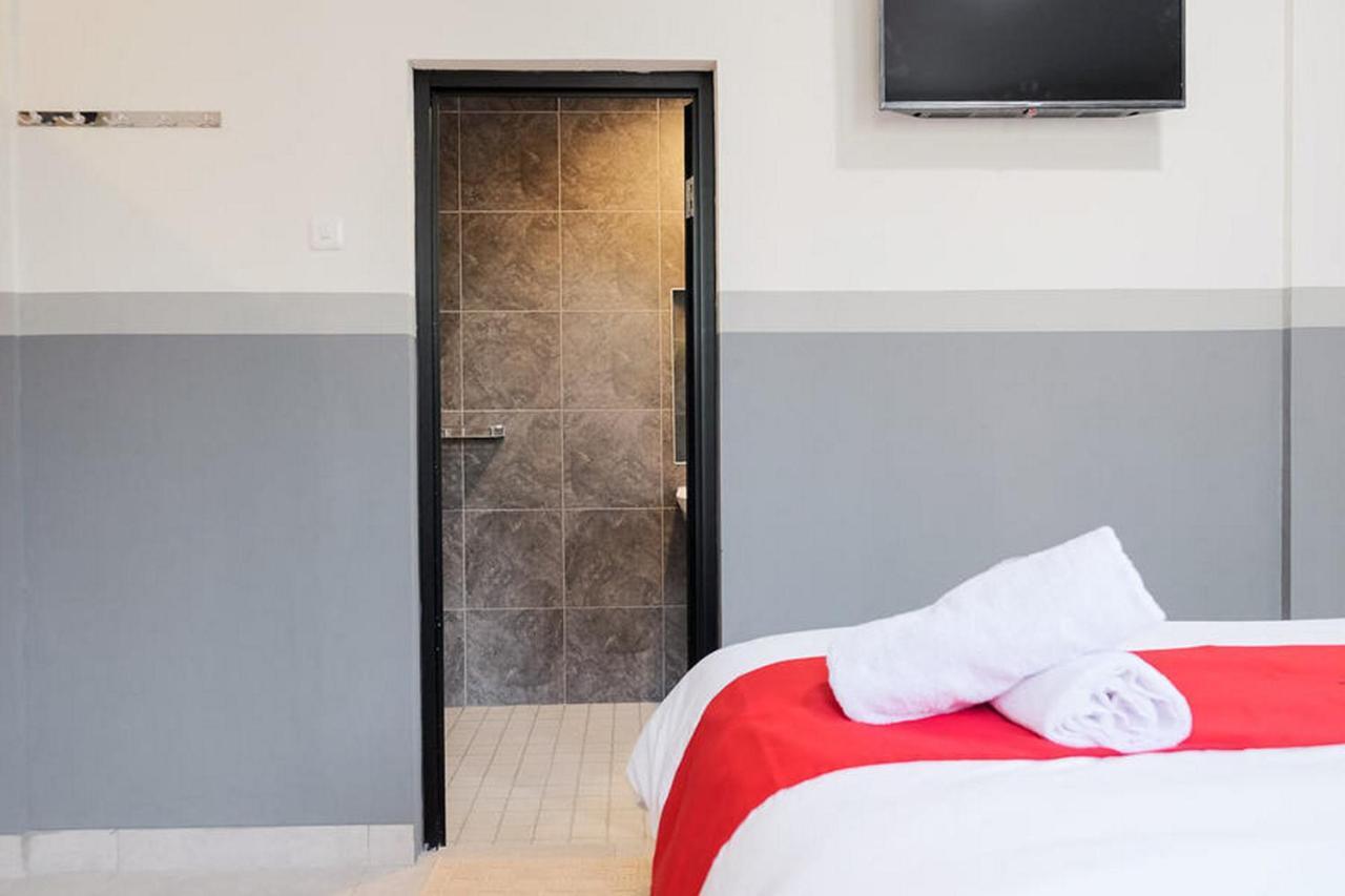 Reddoorz Plus Near Taman Anggrek Mall 雅加达 外观 照片